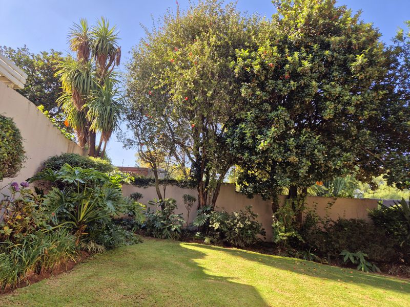 Rare 4-Bedroom Townhouse in Prime Victory Park - Photo 6