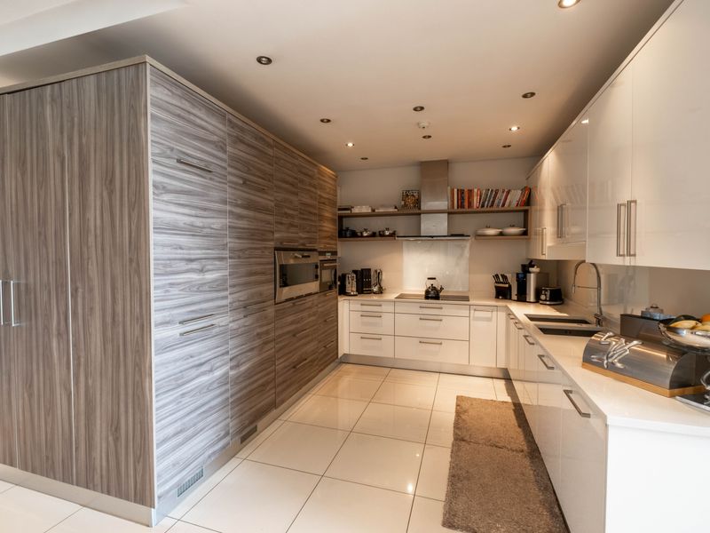 Elevated Luxury Living, Double-Level Penthouse with Private Rooftop Pool and Iconic Views! - Photo 9