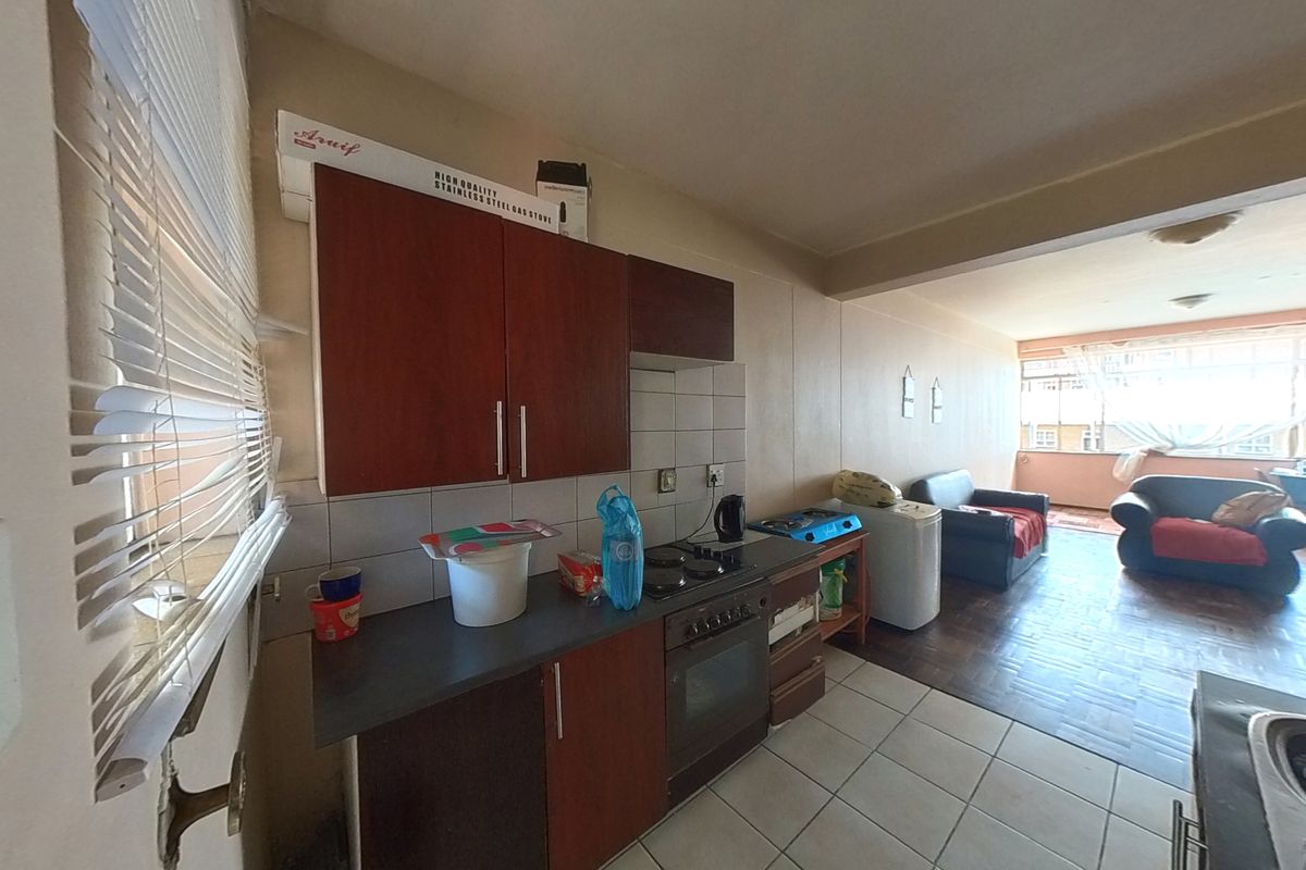 Secure Sunnyside Flat Offering Space And Convenienc - Photo 2
