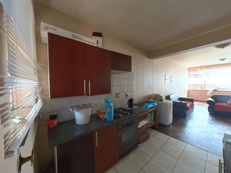 Secure Sunnyside Flat Offering Space And Convenienc - Photo 2