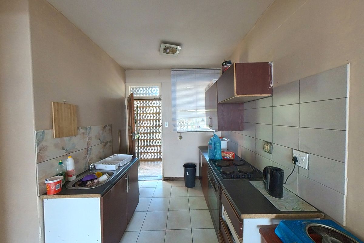 Secure Sunnyside Flat Offering Space And Convenienc - Photo 3