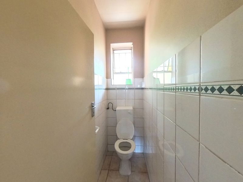 Secure Sunnyside Flat Offering Space And Convenienc - Photo 7