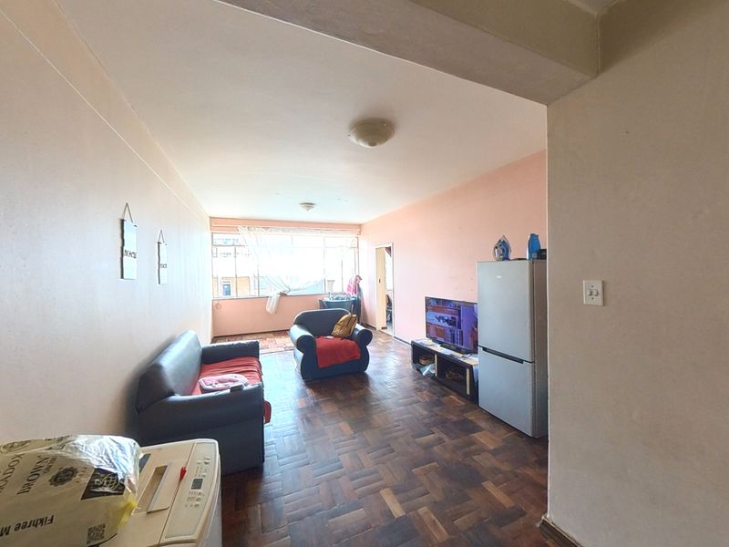 Secure Sunnyside Flat Offering Space And Convenienc - Photo 4