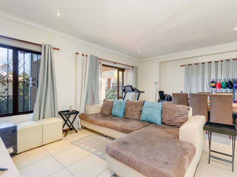 2 Bedroom Garden Townhouse for Sale Paulshof - Photo 5