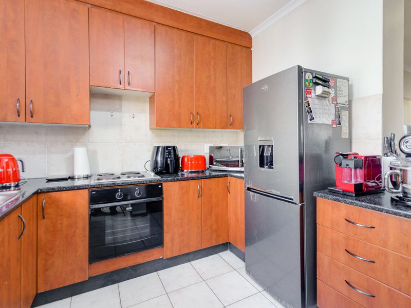 2 Bedroom Garden Townhouse for Sale Paulshof - Photo 4