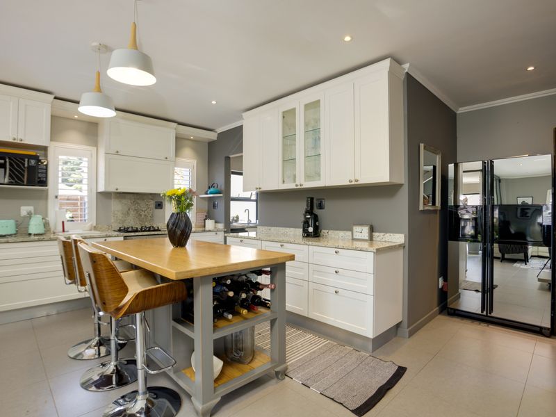 Modern Tranquility in the Heart of Bryanston East - Photo 3