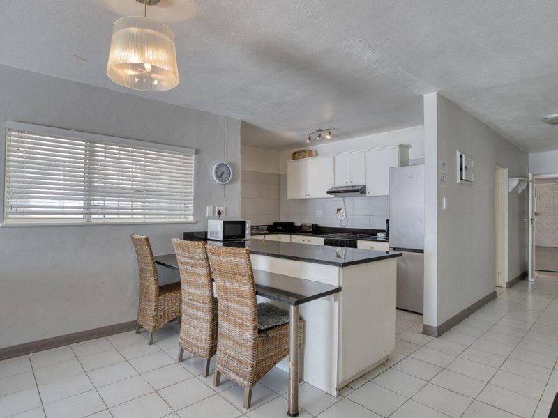 Stunning Seaview Property with Direct Beach Access - Photo 3