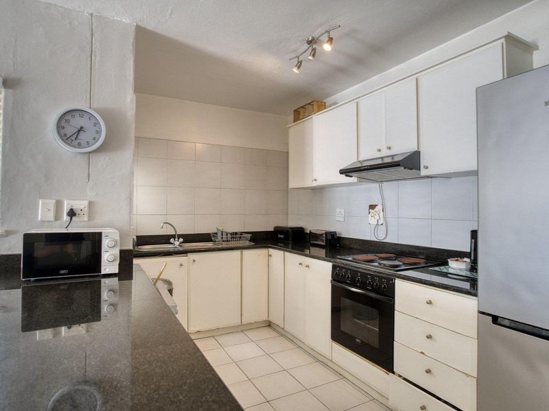 Stunning Seaview Property with Direct Beach Access - Photo 7