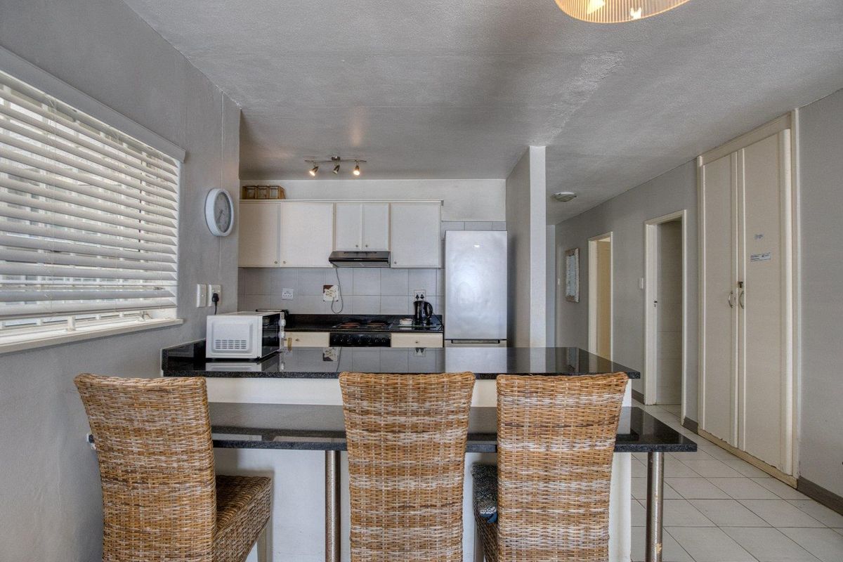 Stunning Seaview Property with Direct Beach Access - Photo 4