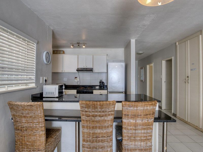 Stunning Seaview Property with Direct Beach Access - Photo 4