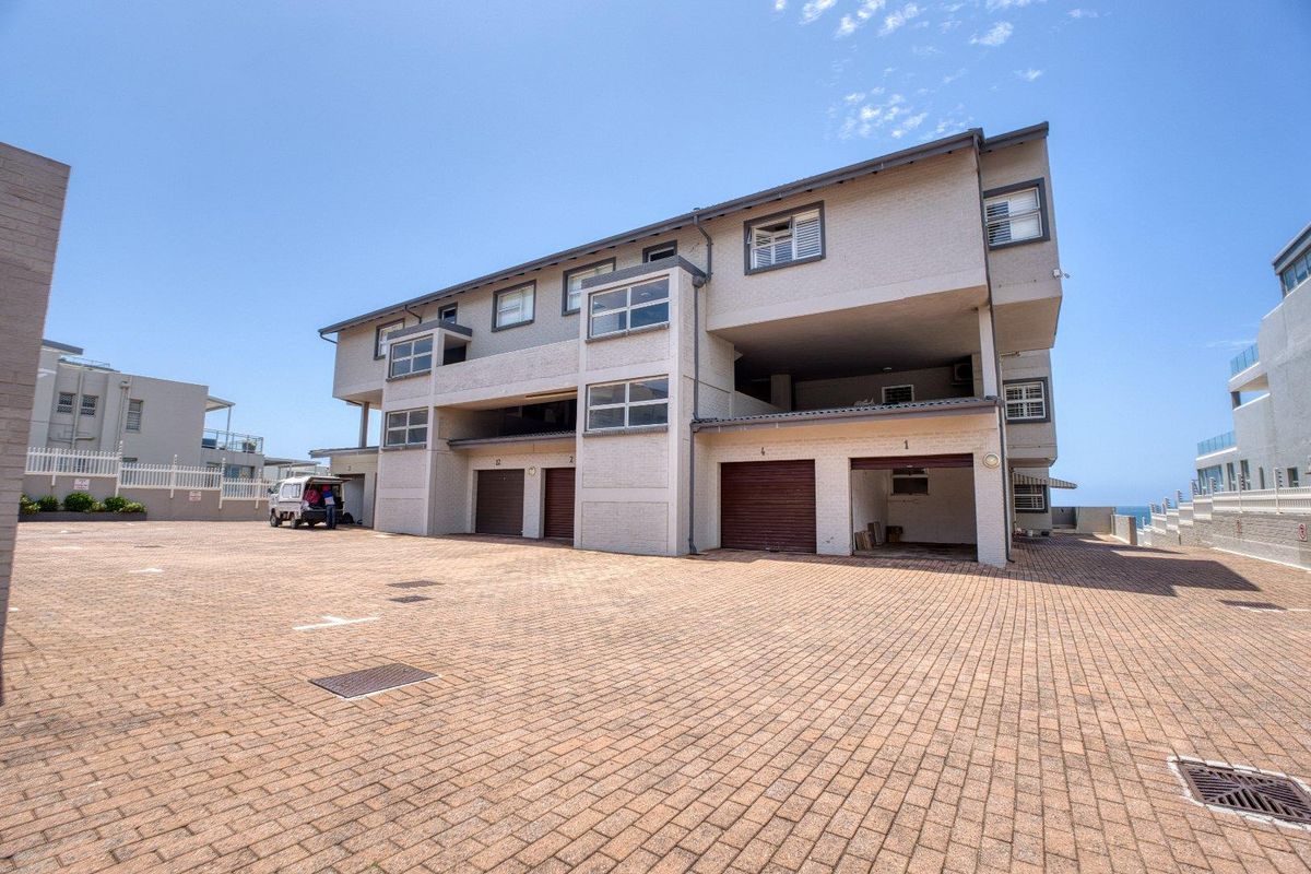 Stunning Seaview Property with Direct Beach Access - Photo 2
