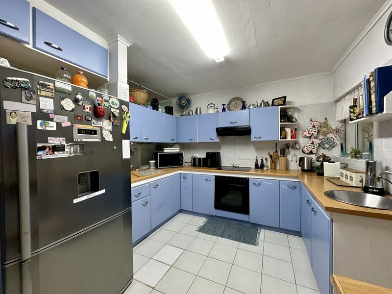 Beautiful 4-Bedroom Home with Flatlet in Meer En See – A Rare Find! - Photo 9