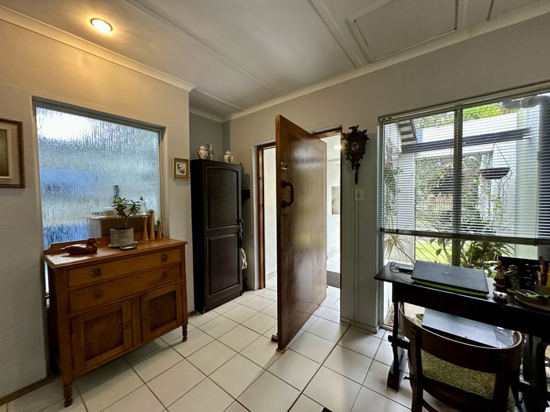 Beautiful 4-Bedroom Home with Flatlet in Meer En See – A Rare Find! - Photo 8