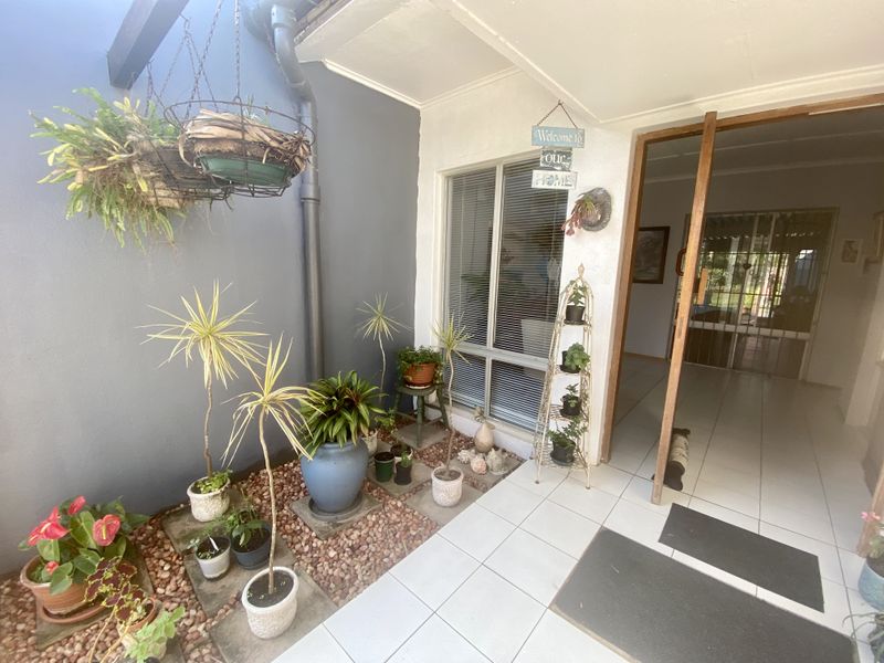 Beautiful 4-Bedroom Home with Flatlet in Meer En See – A Rare Find! - Photo 4