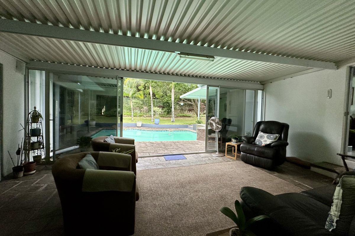 Beautiful 4-Bedroom Home with Flatlet in Meer En See – A Rare Find! - Photo 3