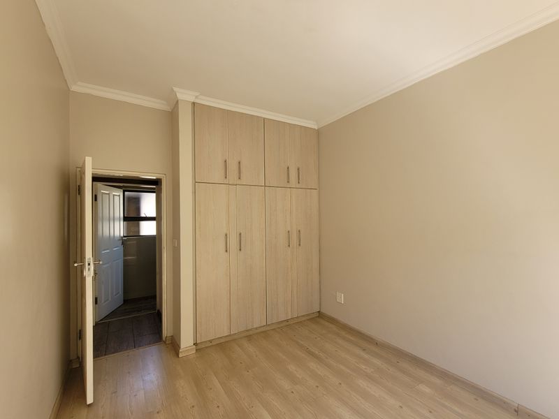 Glorious Palm Lakes Home with flatlet - Photo 10