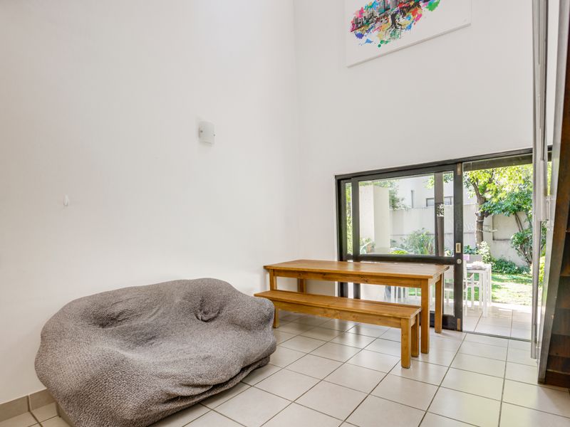 2 bedroom, 2 bathroom townhouse - Photo 7