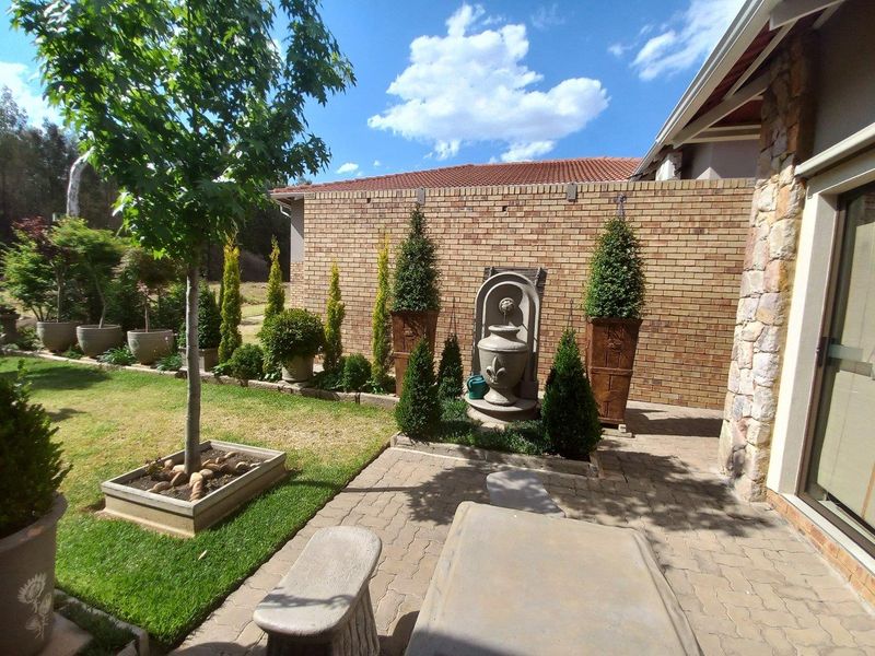 Immaculate & Modern Home for a Perfect Retirement - Photo 9