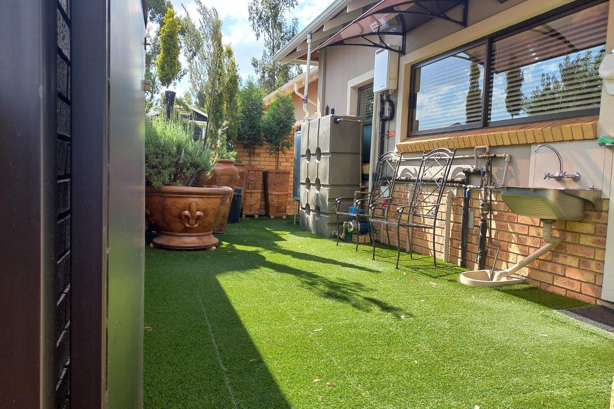 Immaculate & Modern Home for a Perfect Retirement - Photo 4