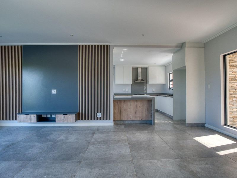 Modern Townhouse in Palm Lakes Estate - Photo 9