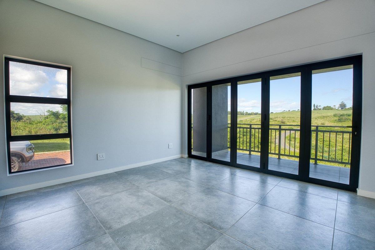 Modern Townhouse in Palm Lakes Estate - Photo 3