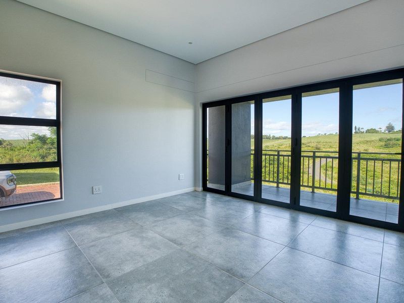 Modern Townhouse in Palm Lakes Estate - Photo 3