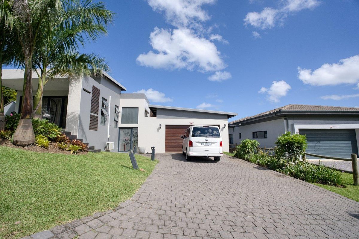 Stunning Modern 4-Bedroom Home with Pool in Ballito - Photo 3