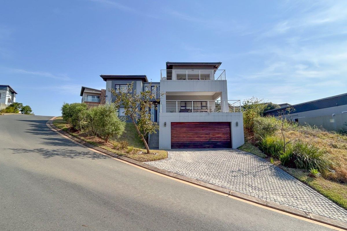 Stunning 4 Bedroom Home in Palm Lakes - Photo 5