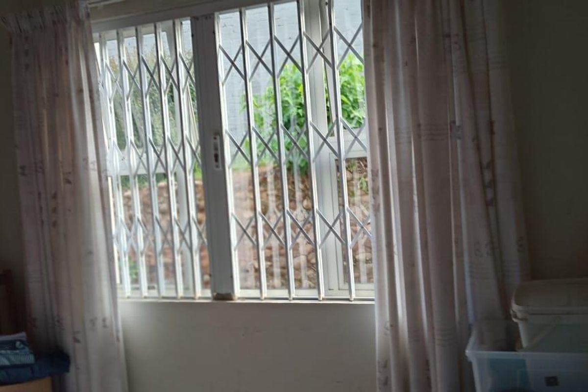 Charming 3-Bedroom Home in Mandeni with Beach Access & Flatlet - Photo 5