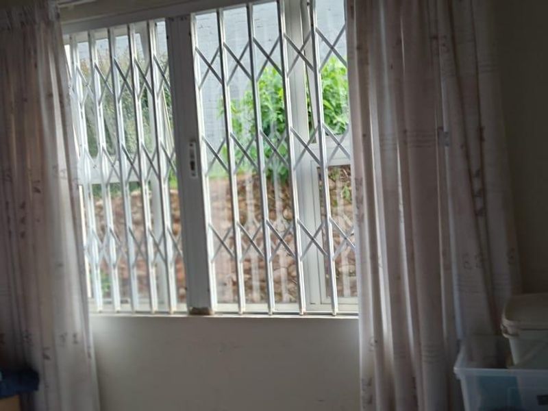 Charming 3-Bedroom Home in Mandeni with Beach Access & Flatlet - Photo 5