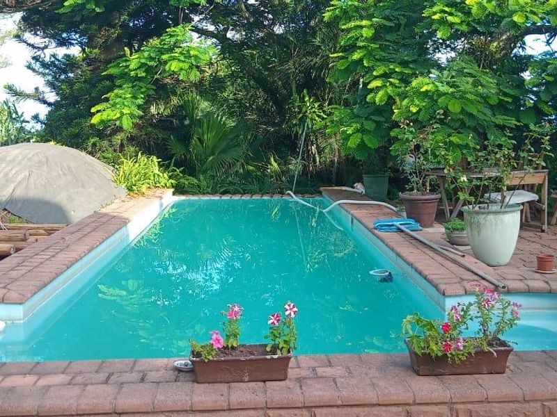 Charming 3-Bedroom Home in Mandeni with Beach Access & Flatlet - Photo 2