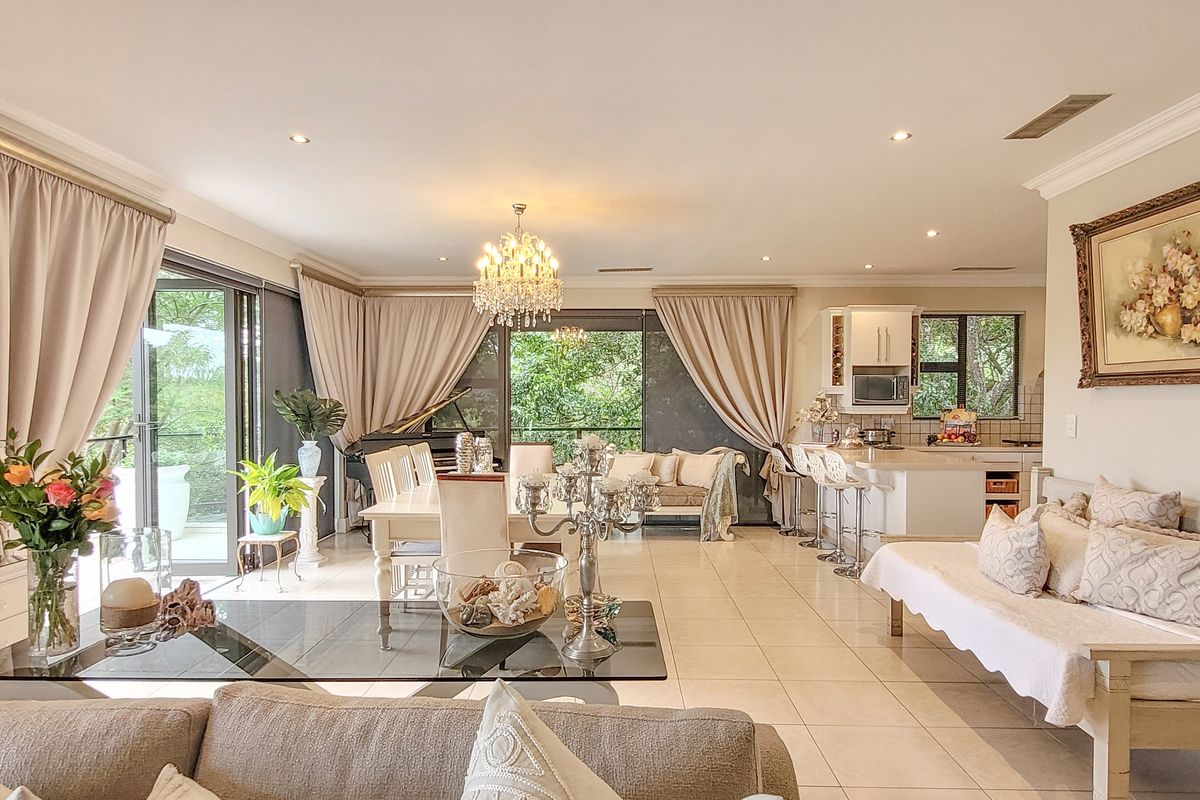 5 Bedroom Townhouse in Simbithi - Photo 2