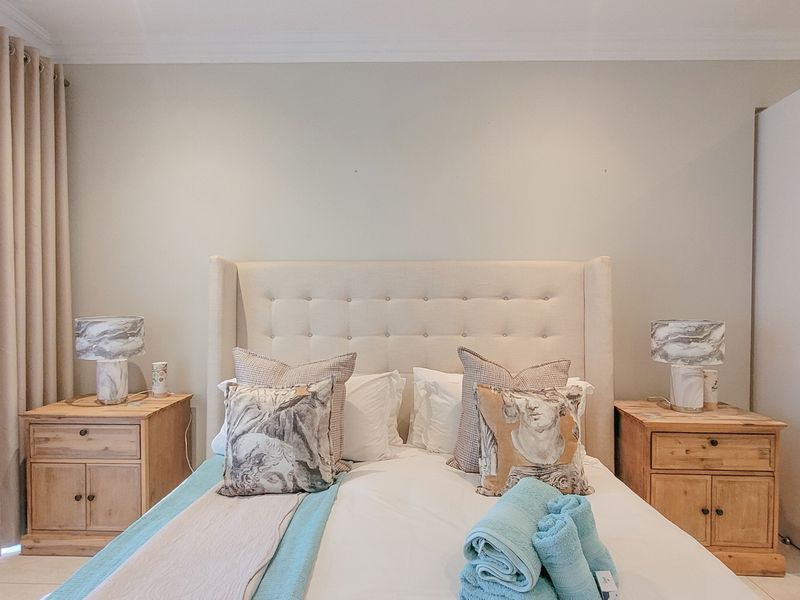 5 Bedroom Townhouse in Simbithi - Photo 10