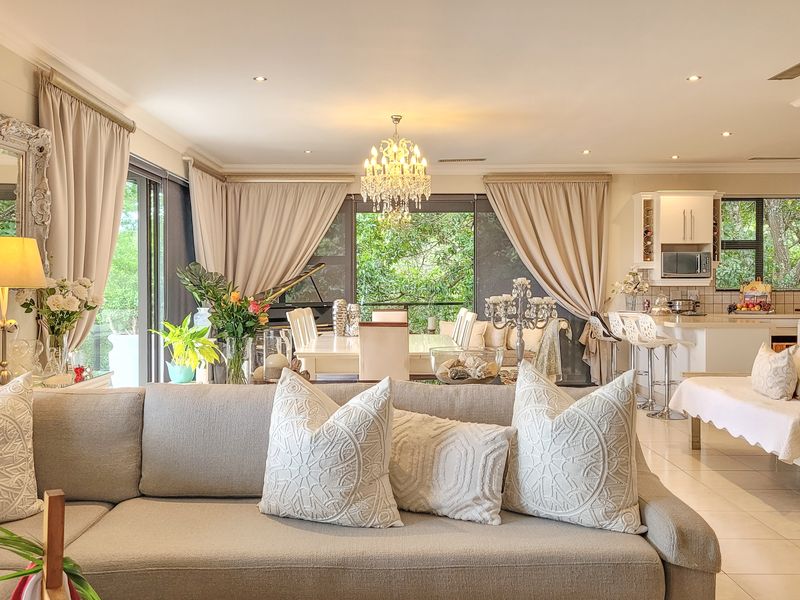 5 Bedroom Townhouse in Simbithi - Photo 4