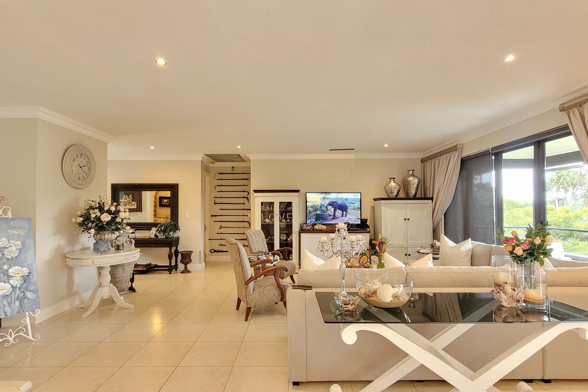 5 Bedroom Townhouse in Simbithi - Photo 5