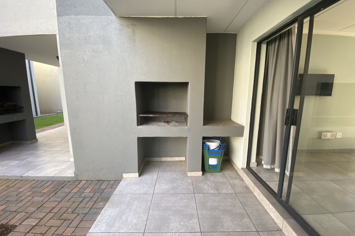 2 Bedroom Apartment In Jansen Park - Photo 3