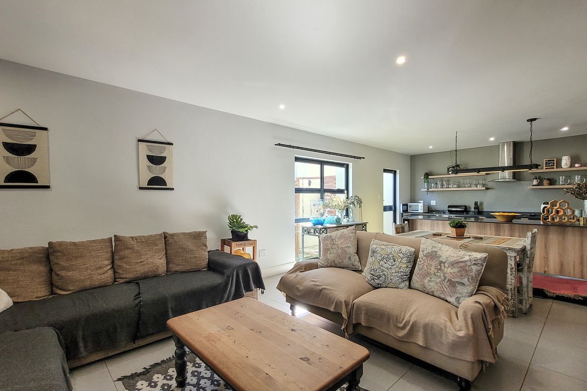 Modern Luxury  with private garden - Photo 5