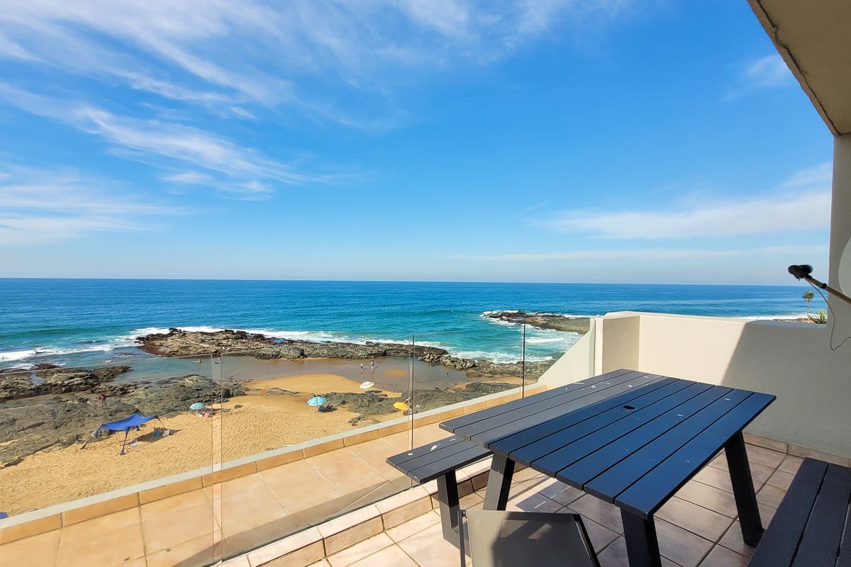 Coastal Living at Its Finest – Fully Furnished Beachfront Retreat - Photo 4