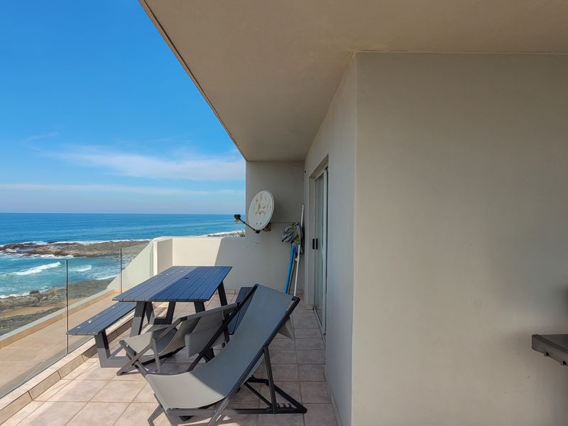 Coastal Living at Its Finest – Fully Furnished Beachfront Retreat - Photo 5