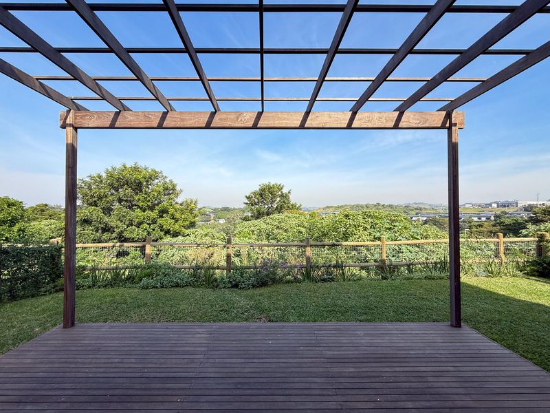 MODERN 2-BEDROOM HOME IN DOLPHIN RIDGE – STYLE, COMFORT & CONVENIENCE - Photo 3