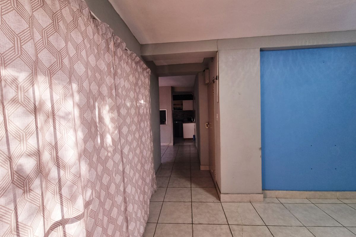 3 Bedroom Complex for sale - Photo 2