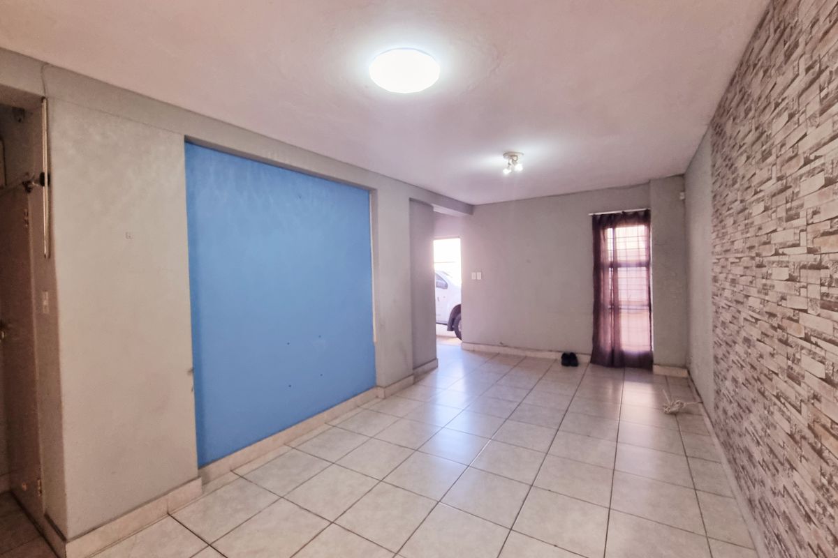 3 Bedroom Complex for sale - Photo 3