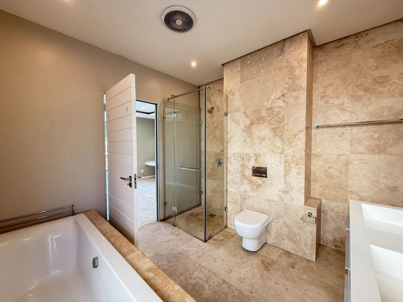 Modern Coastal Living in Zimbali Estate – Spacious 3-Bedroom Apartment - Photo 9