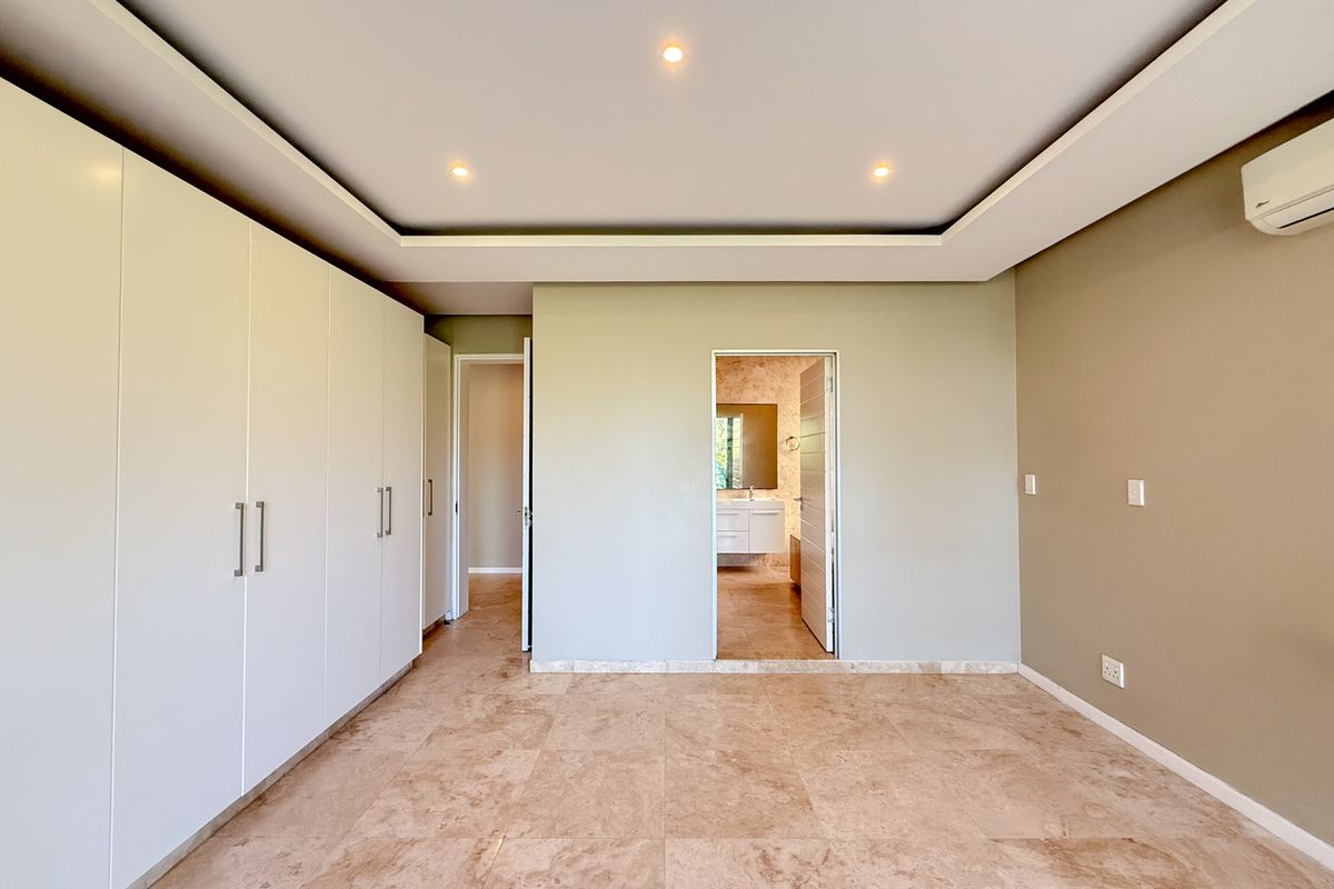 Modern Coastal Living in Zimbali Estate – Spacious 3-Bedroom Apartment - Photo 5