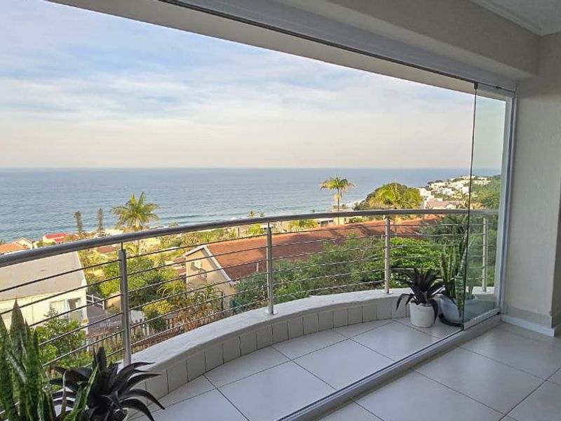 Seamless Indoor-Outdoor Living with Breathtaking Coastline Views - Photo 8