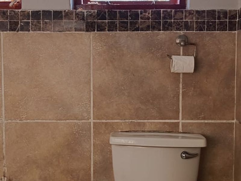 Charming Family Home - Photo 9