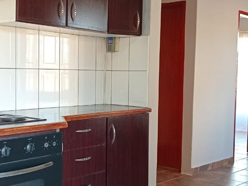 Charming Family Home - Photo 6