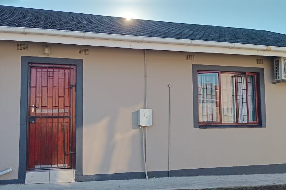 Charming Family Home - Photo 5