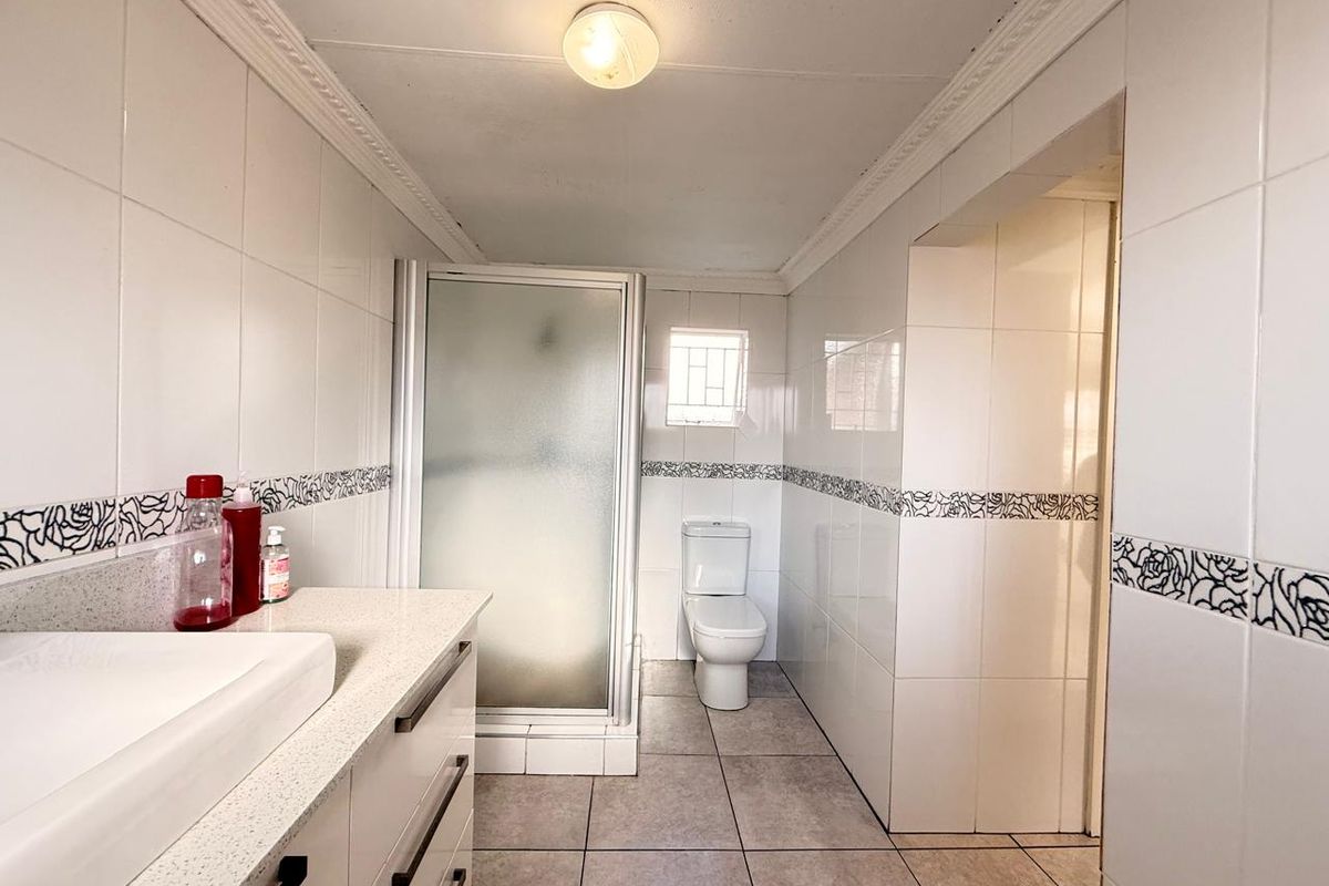 Home close to Medi Clinic Hospital Central Town with Flat - Photo 3