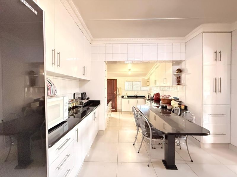 Home close to Medi Clinic Hospital Central Town with Flat - Photo 6